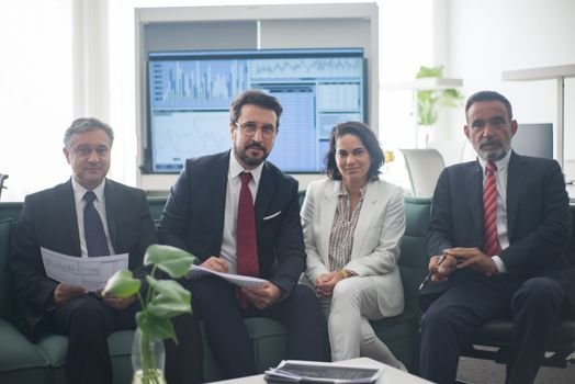 Problemas com o conselho do prédio? Descubra o papel real do conselho do condomínio e veja como eleger membros que ajudam a gestão em vez de apenas criticar.